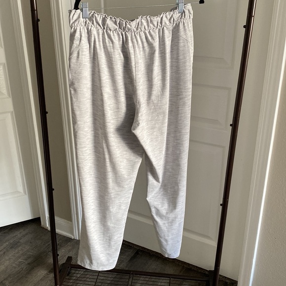 Lululemon Keep Moving Pant High-Rise Size 12 - Picture 6 of 8